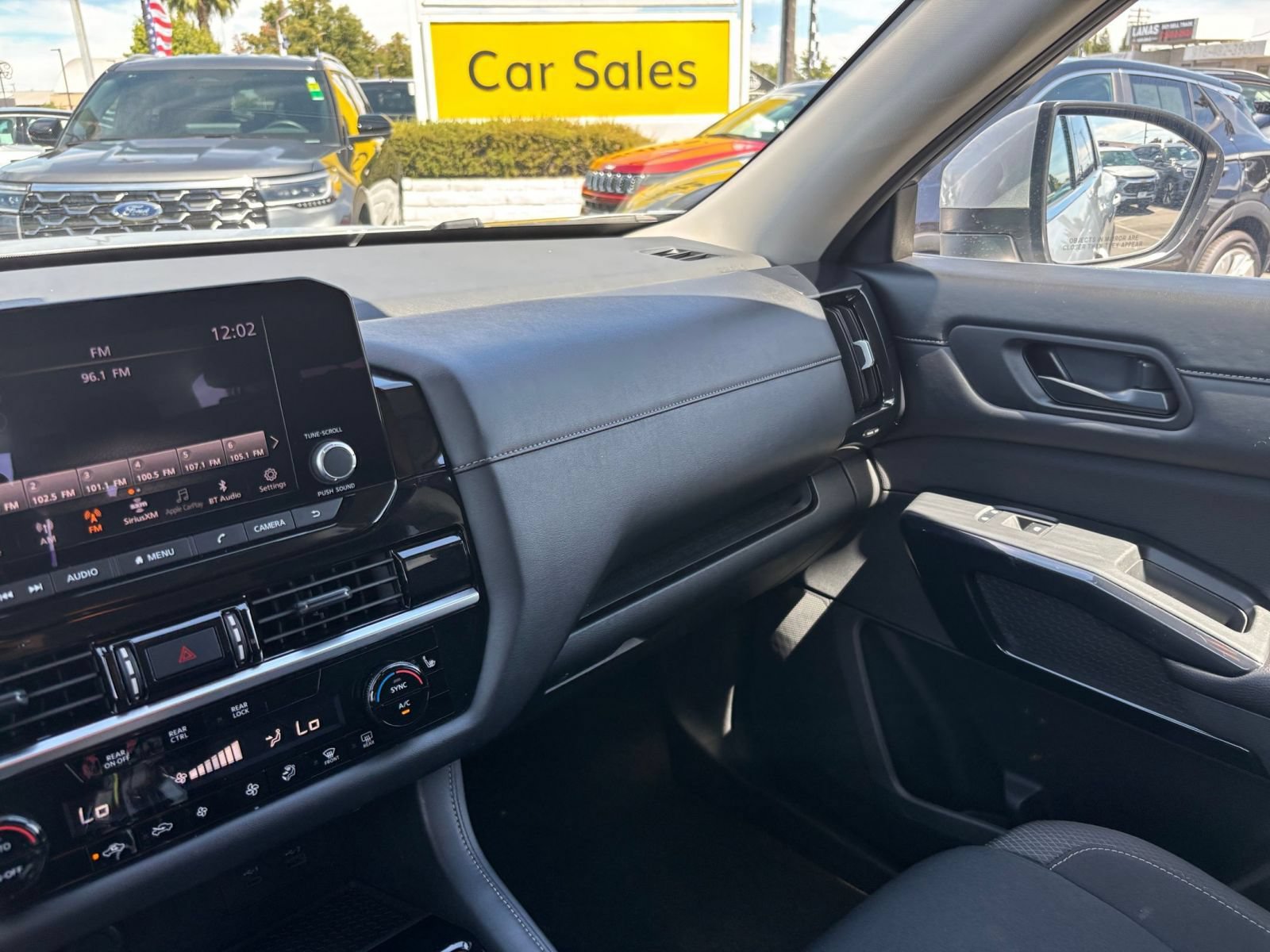Used 2025 Nissan Pathfinder SV AWD/4WD image 37