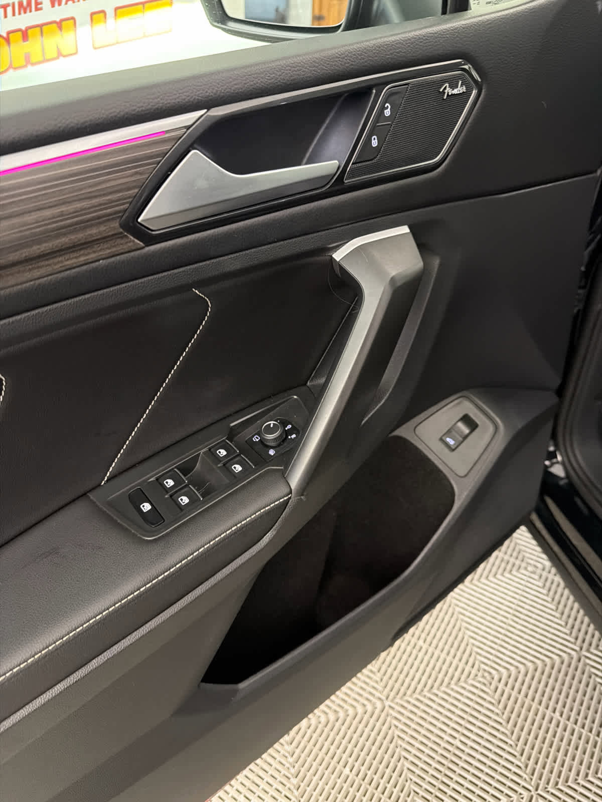 Used 2024 Volkswagen Tiguan SEL R-Line image 23