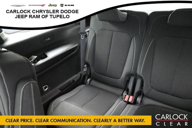 Used 2022 Jeep Grand Cherokee L Laredo w/ Luxury Tech Group I AWD/4WD image 30