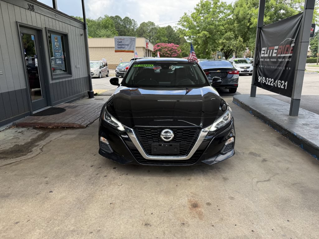 Used 2021 Nissan Altima 2.5 SV FWD image 2