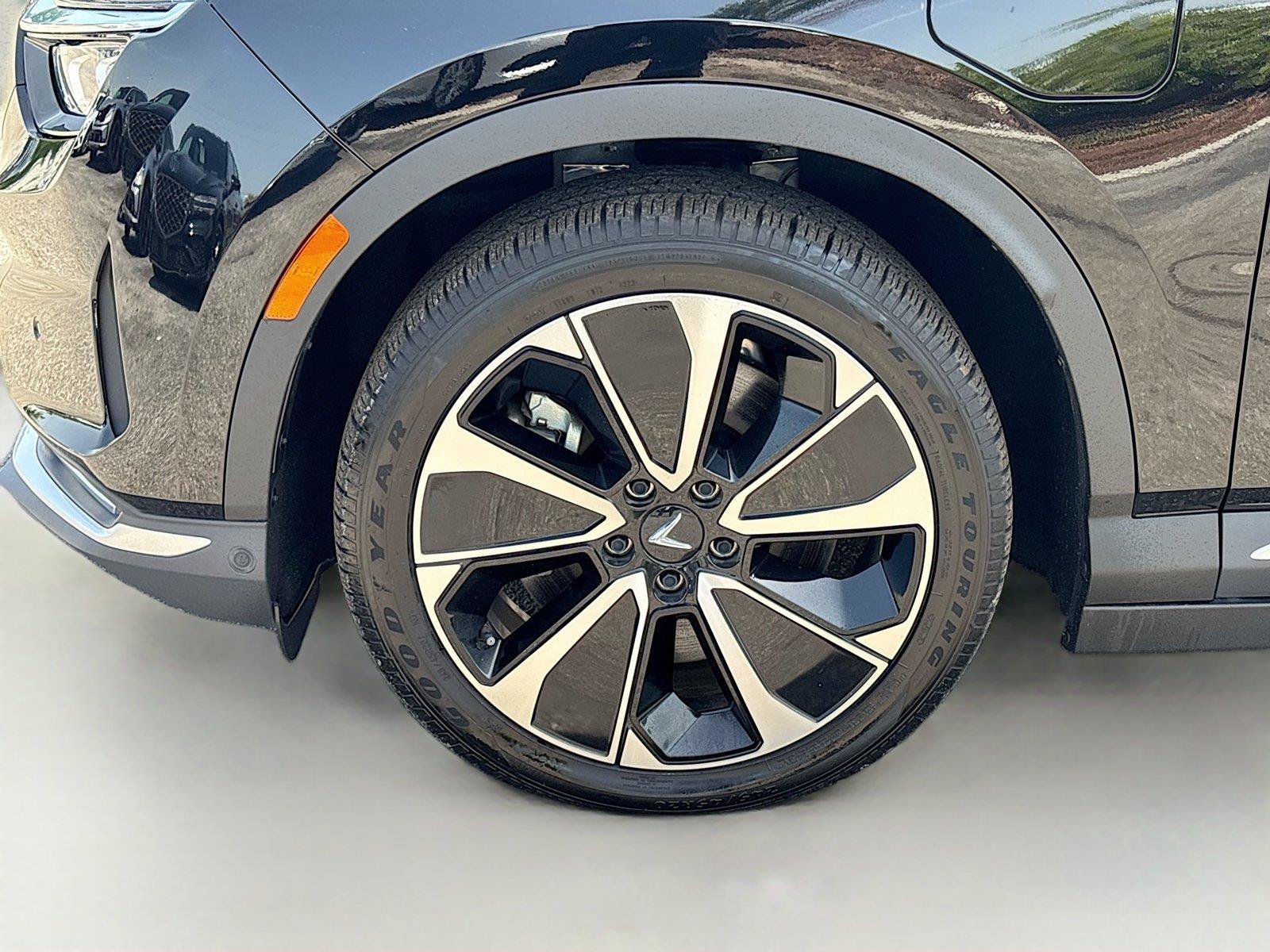 New 2025 VinFast VF 8 Plus AWD/4WD image 31