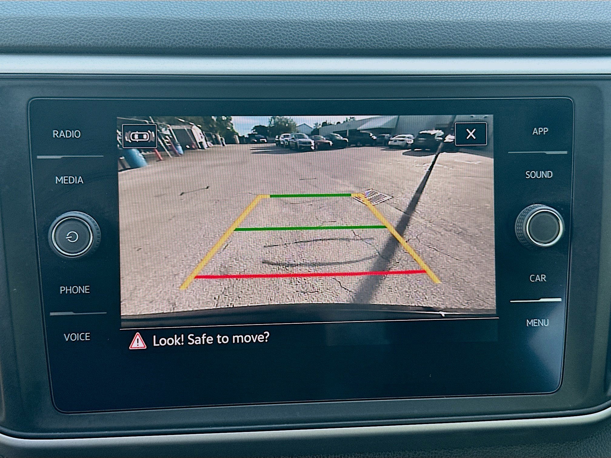 Used 2021 Volkswagen Atlas Cross Sport SE w/ V6 Towing Package image 13