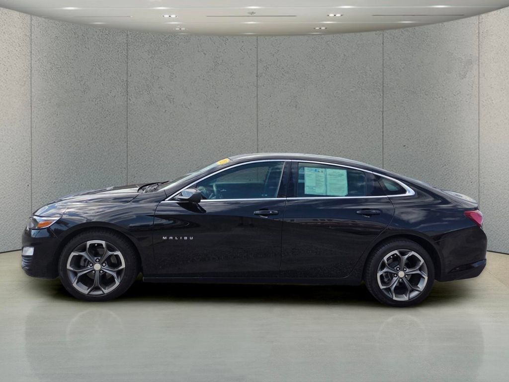 Used 2021 Chevrolet Malibu LT FWD image 2
