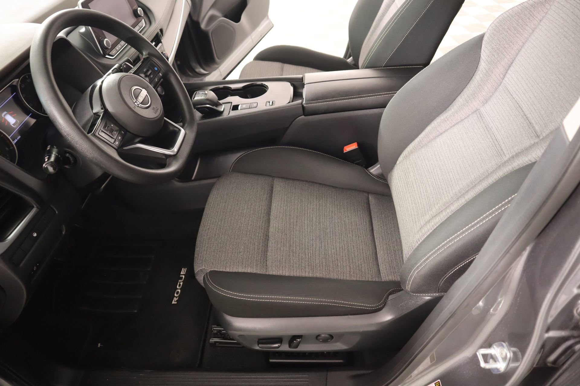 Used 2022 Nissan Rogue SV FWD image 10