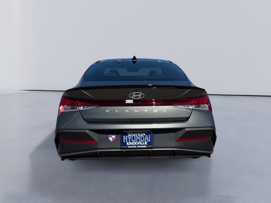 New 2026 Hyundai Elantra SEL Sport FWD image 4