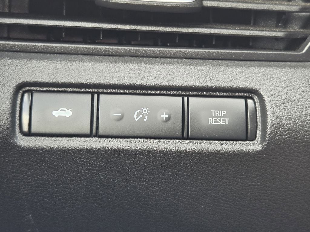 Used 2024 Nissan Altima 2.5 SV FWD image 25
