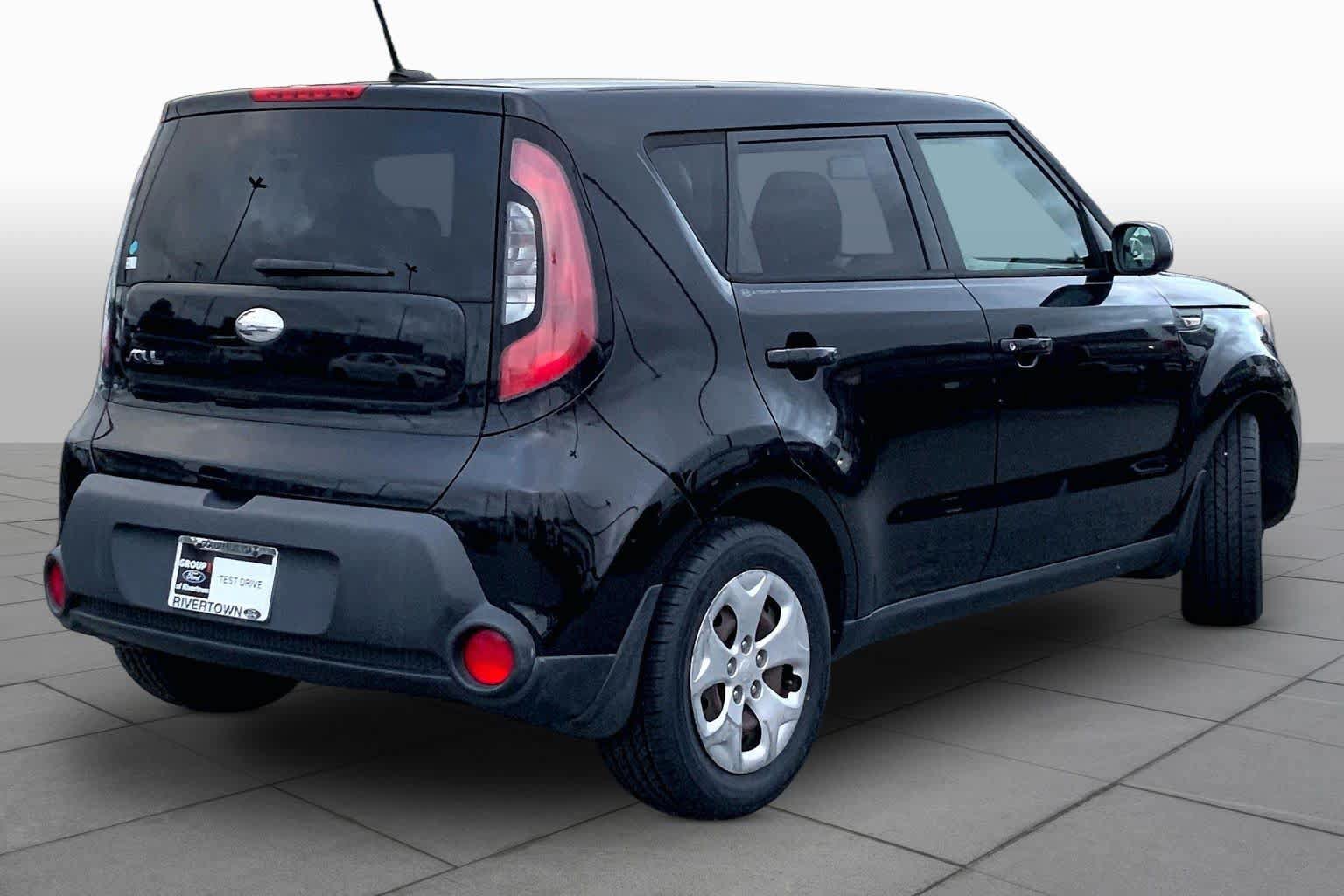 Used 2014 Kia Soul FWD image 12