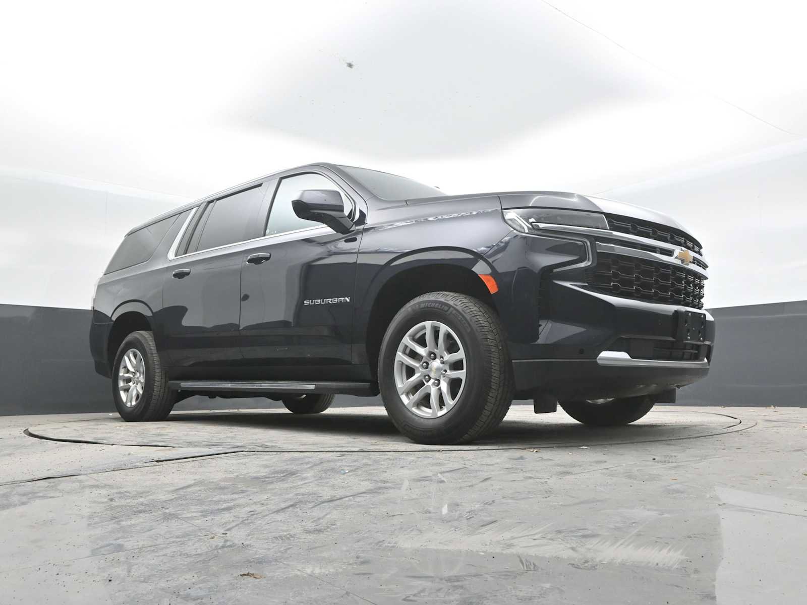 Used 2022 Chevrolet Suburban LS AWD/4WD image 44