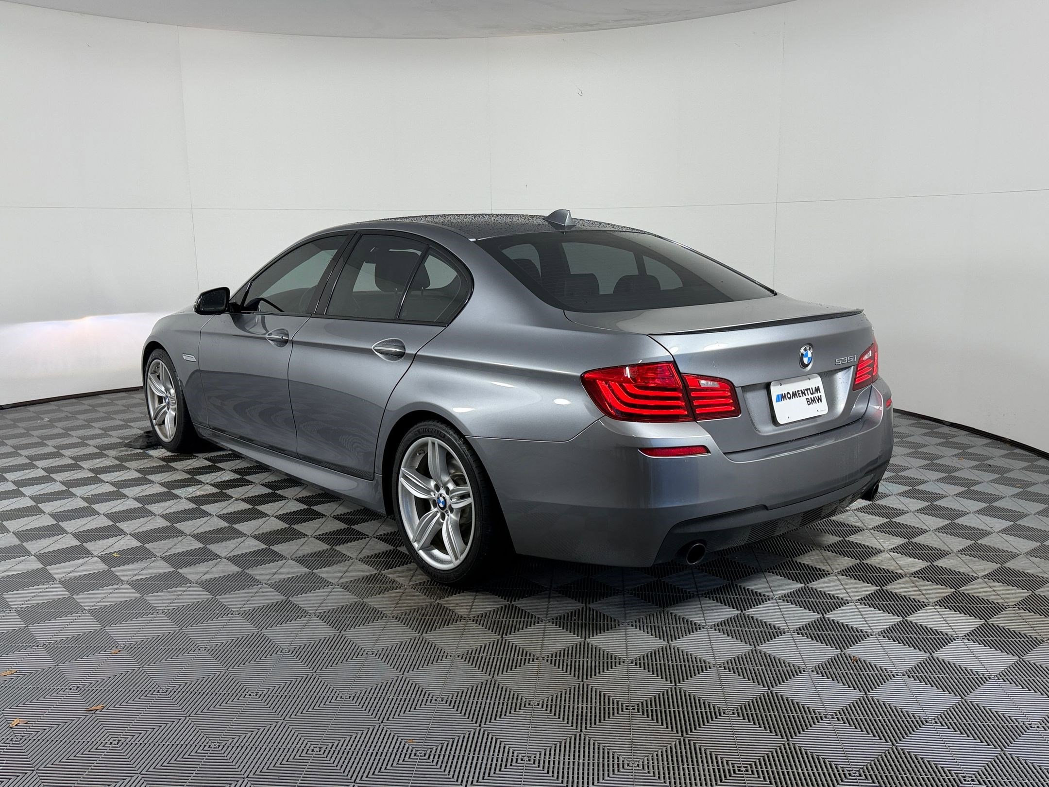 Used 2016 BMW 535i Sedan RWD image 3