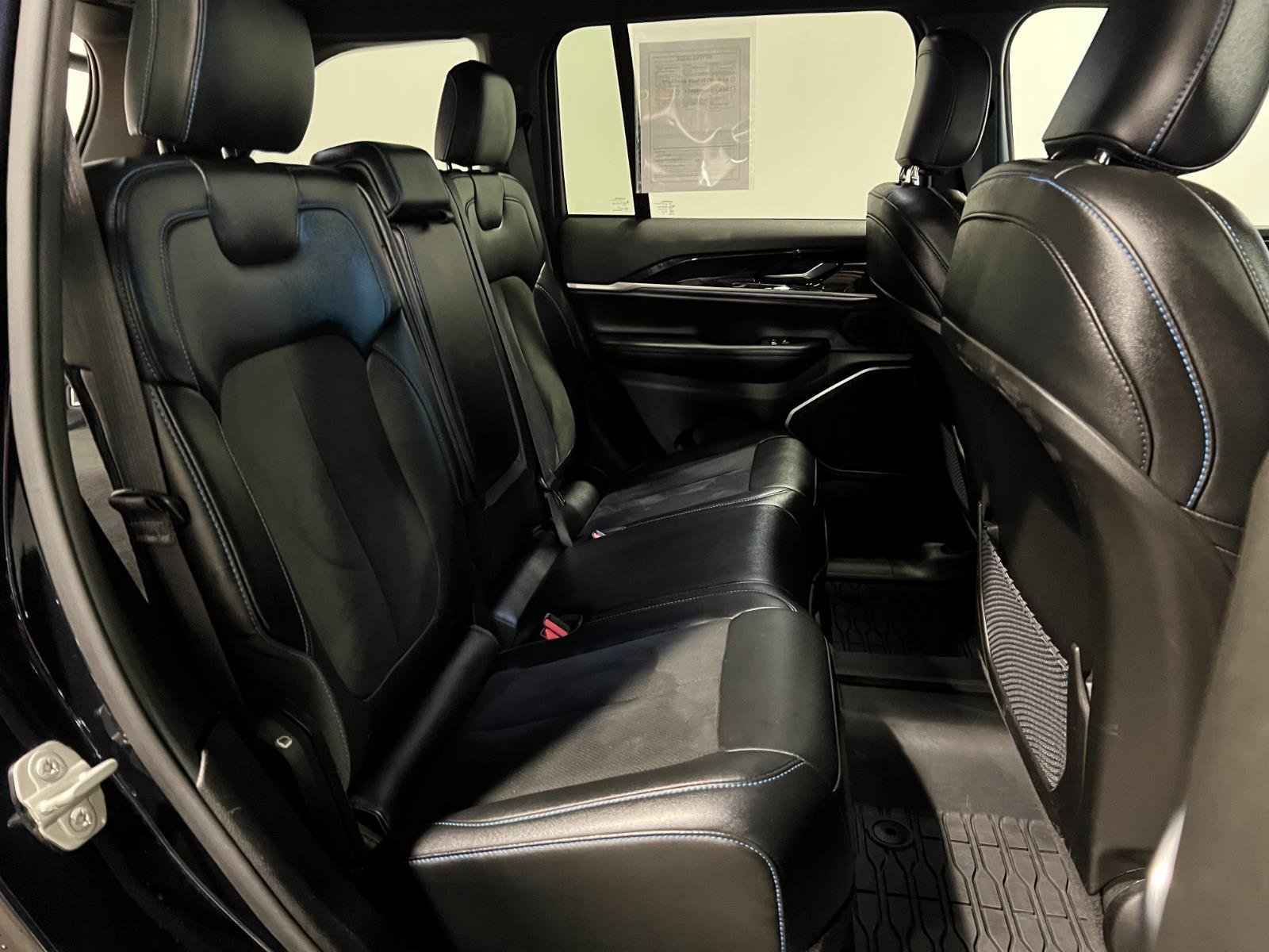 Used 2024 Jeep Grand Cherokee Trailhawk image 35