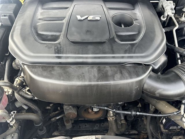 Used 2018 Jeep Grand Cherokee Altitude image 28