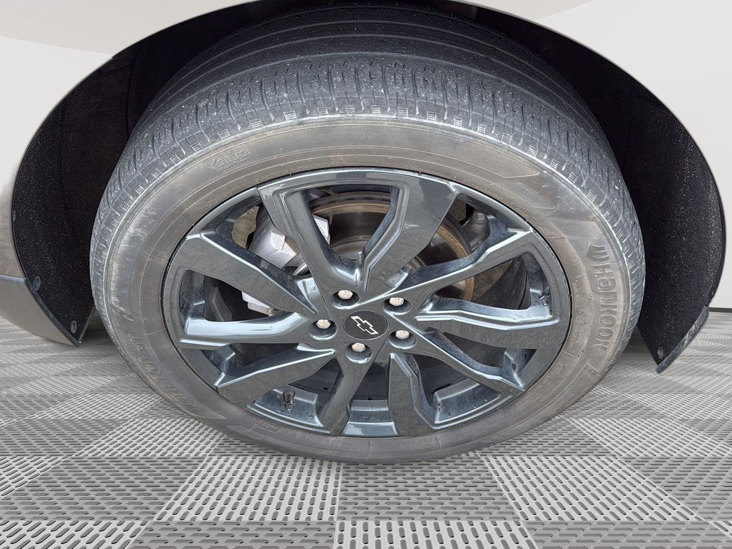 Used 2023 Chevrolet Equinox RS image 9