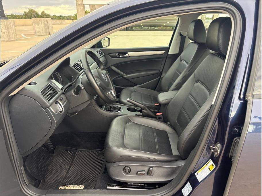 Used 2014 Volkswagen Passat 1.8T Wolfsburg Edition image 10