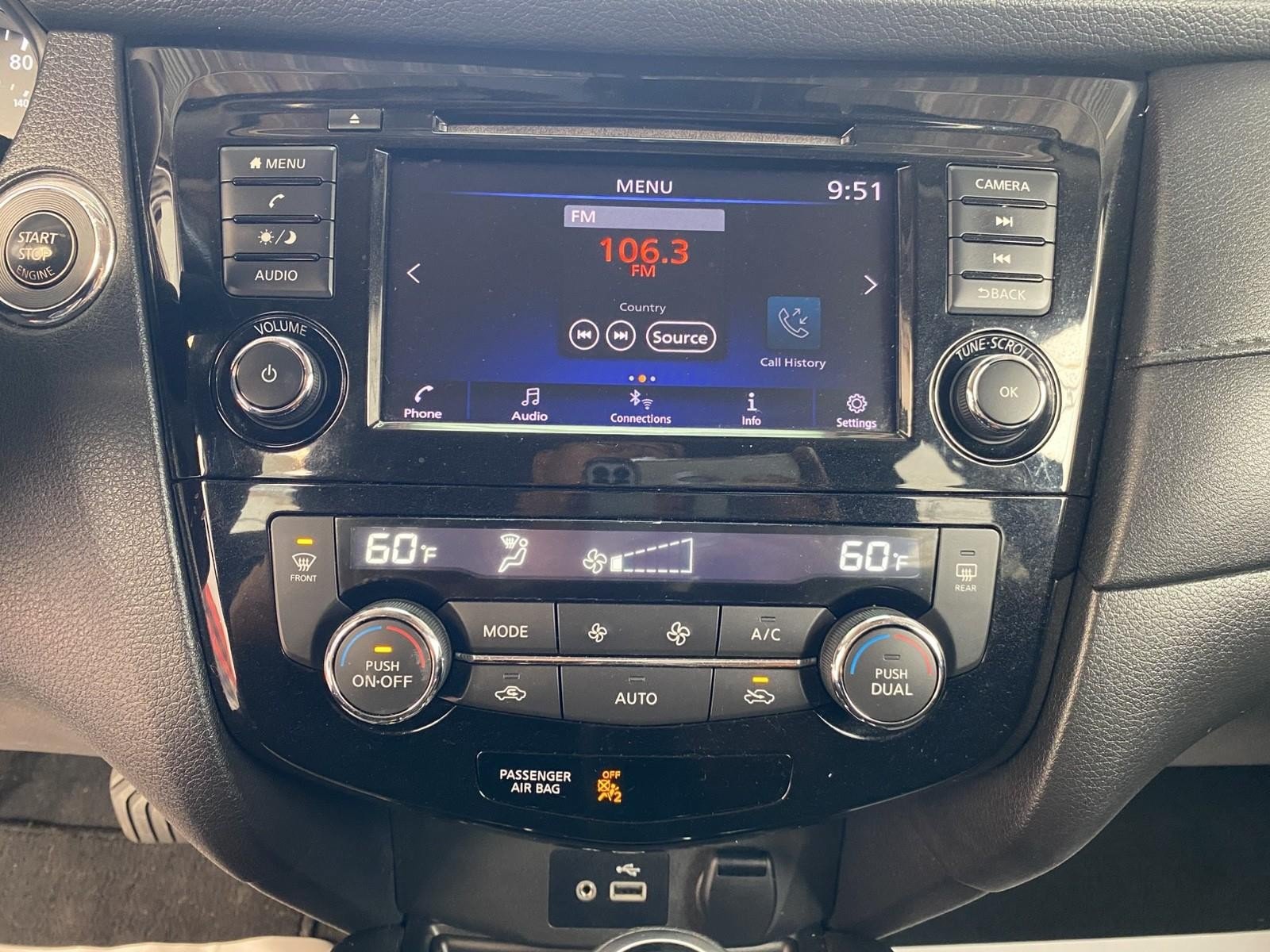 Used 2020 Nissan Rogue SV FWD image 25