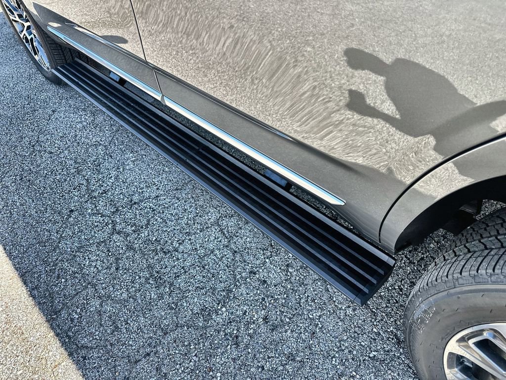 New 2026 GMC Yukon Denali w/ Sun & Power Step Package image 13