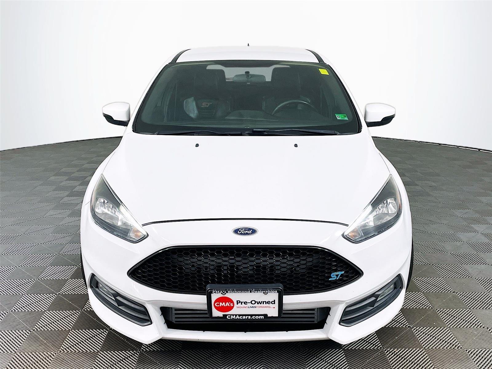 Used 2018 Ford Focus ST FWD image 2
