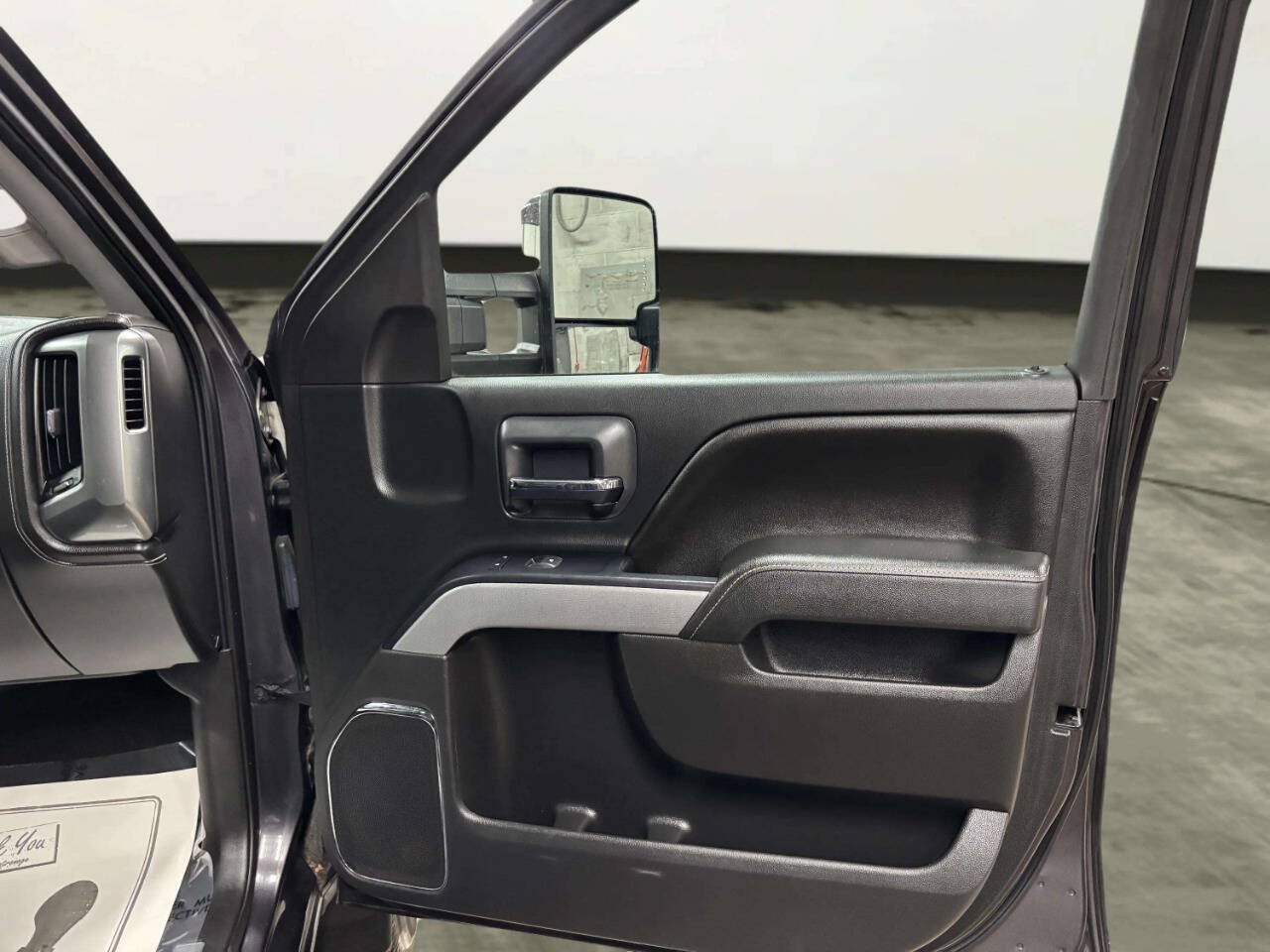 Used 2015 Chevrolet Silverado 2500 LTZ w/ Driver Alert Package AWD/4WD image 19