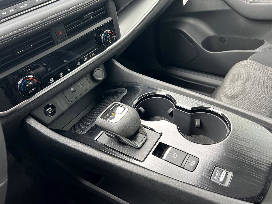 New 2026 Nissan Rogue SV w/ Cold Weather Package image 31