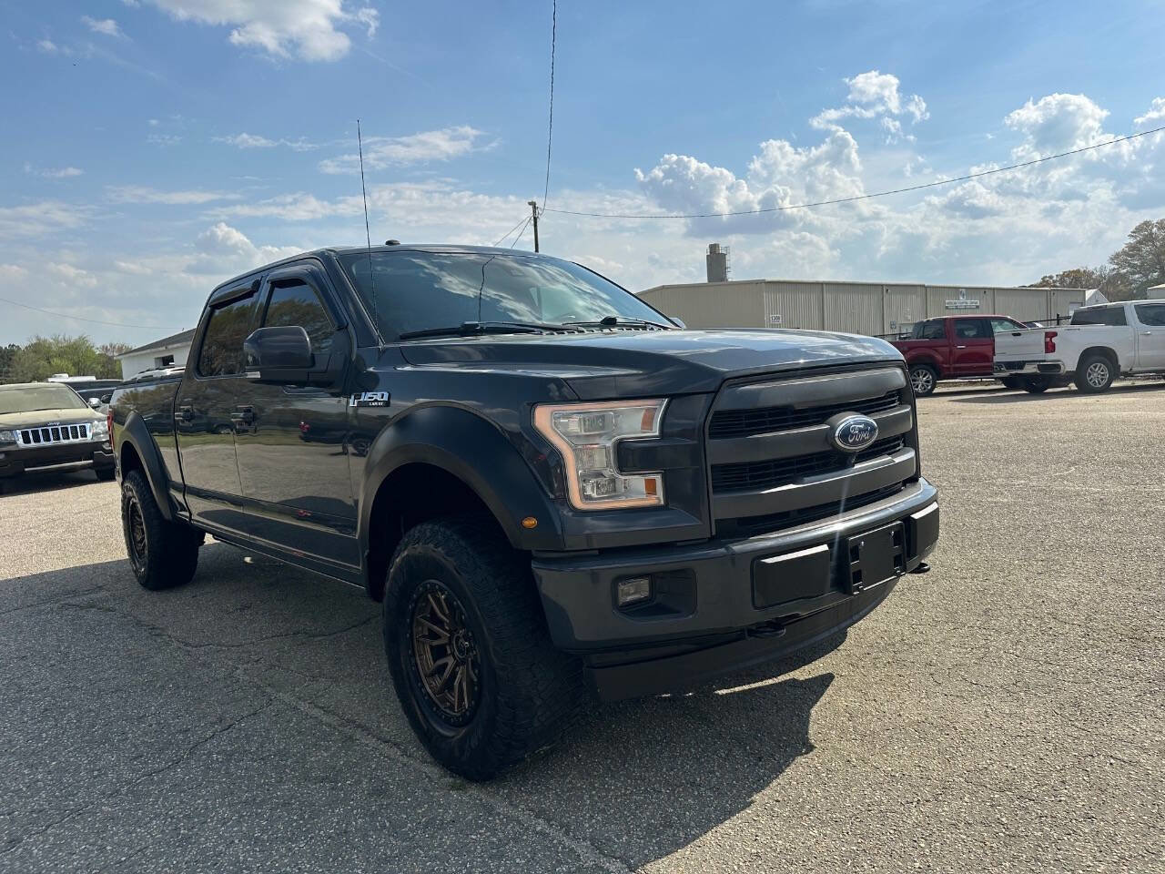 Used 2017 Ford F150 Lariat w/ Equipment Group 502A Luxury AWD/4WD image 9