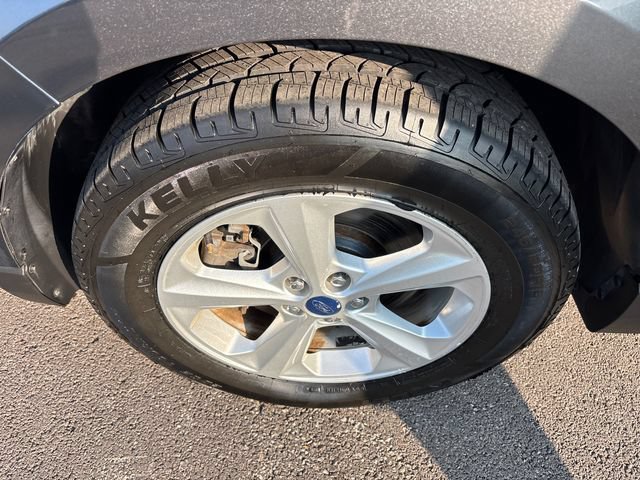 Used 2017 Ford Edge SE AWD/4WD image 32
