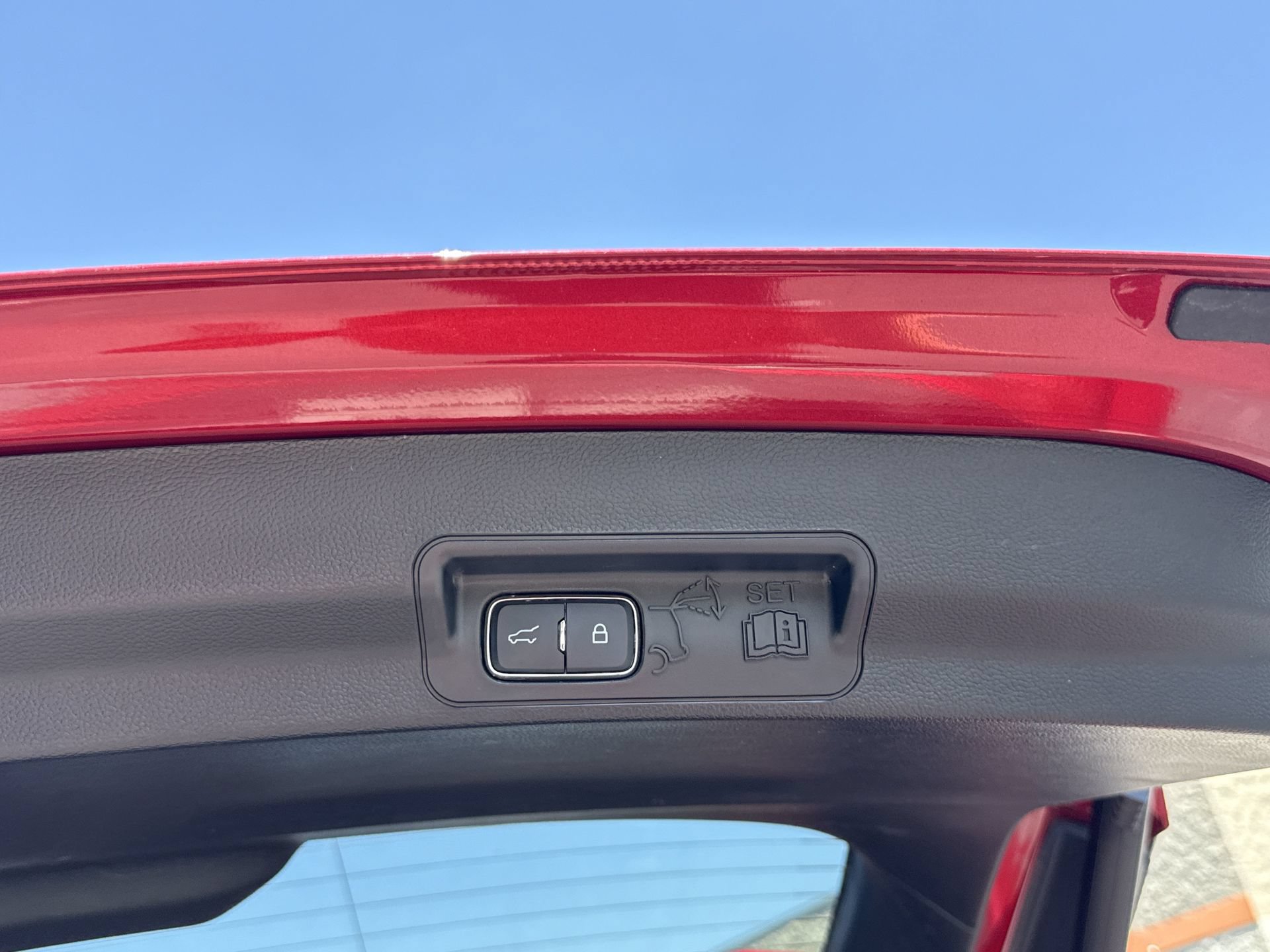 Certified 2024 Ford Explorer XLT w/ Equipment Group 202A RWD image 17