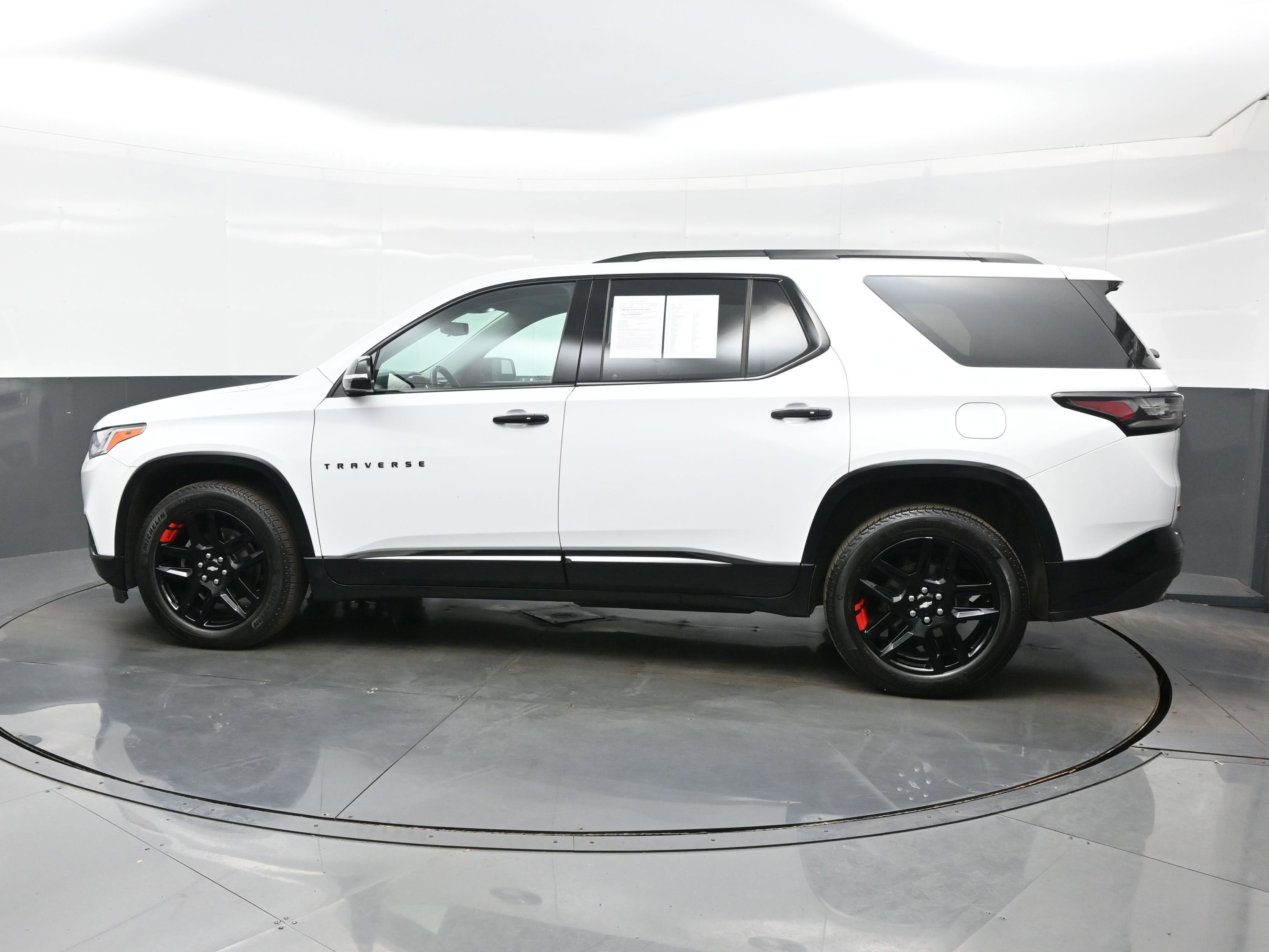 Used 2019 Chevrolet Traverse Premier w/ Redline Edition AWD/4WD image 3