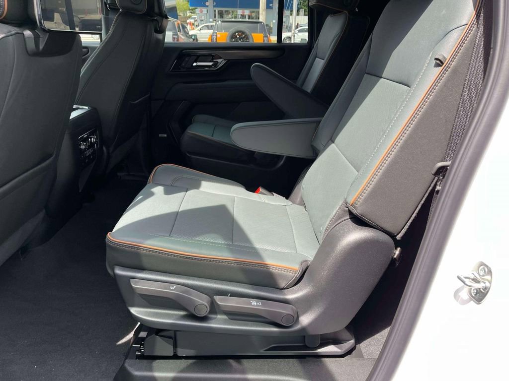 New 2026 GMC Yukon XL AT4 w/ AT4 Premium Plus Package AWD/4WD image 16