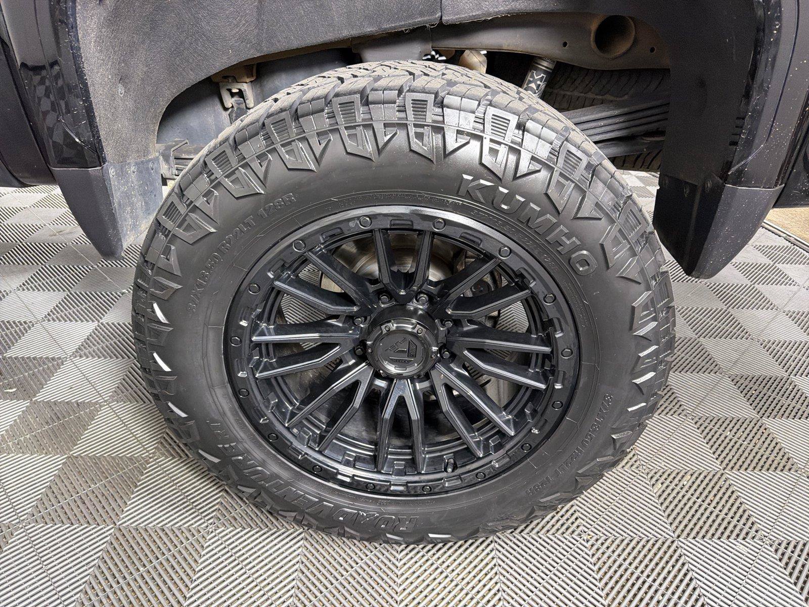 Used 2024 GMC Sierra 2500 Denali AWD/4WD image 16