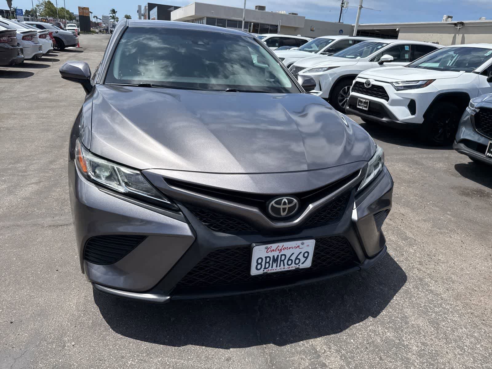 Used 2018 Toyota Camry SE FWD image 5