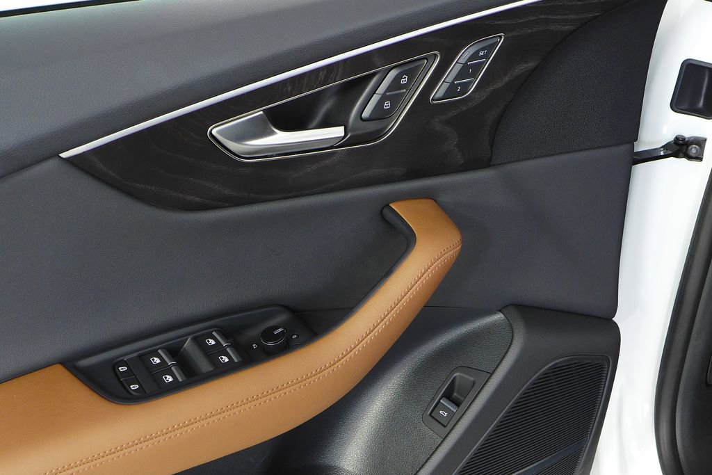 Used 2023 Audi Q8 Premium Plus w/ Premium Plus Package image 12