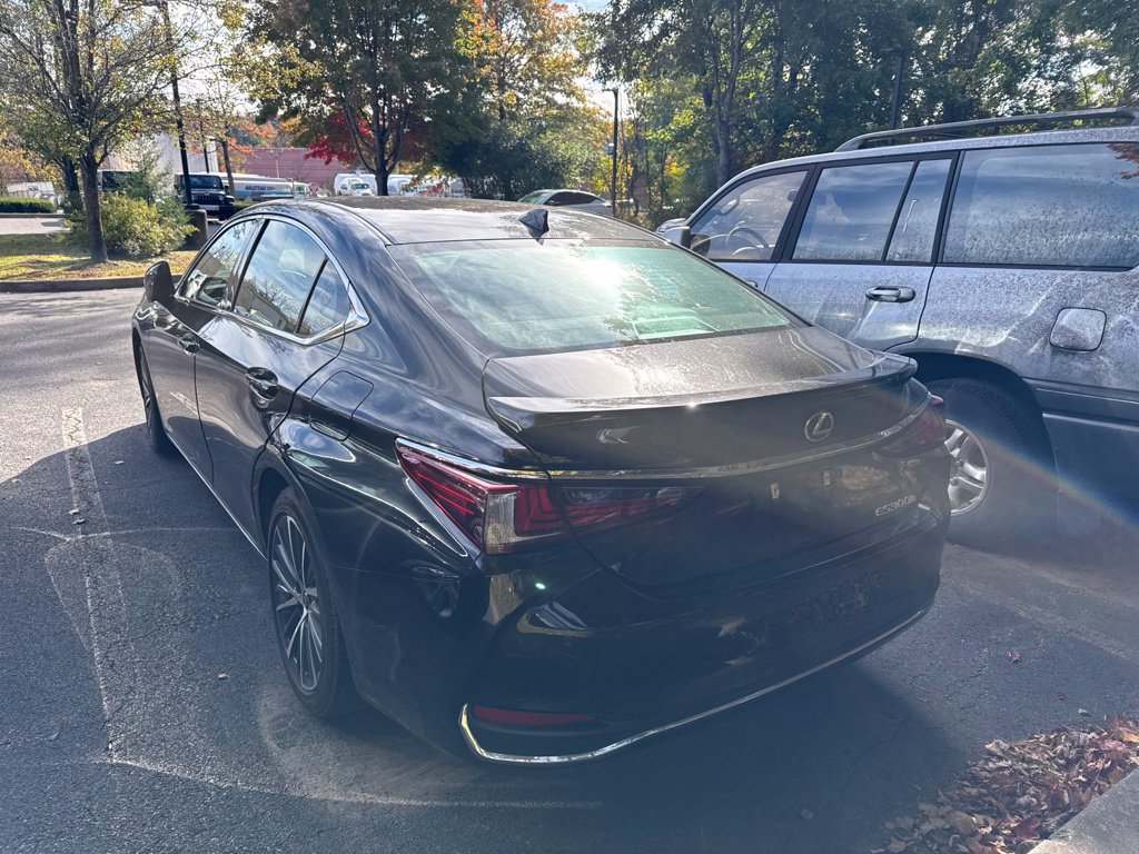 Used 2023 Lexus ES 300h w/ Premium Package FWD image 4
