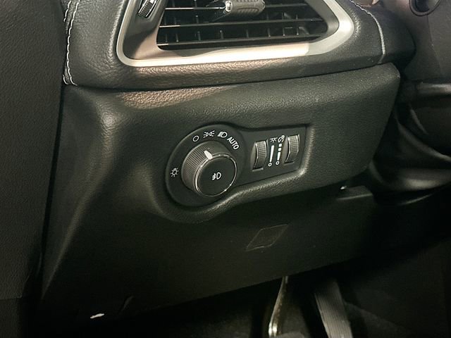 New 2026 Chrysler Pacifica Select image 11