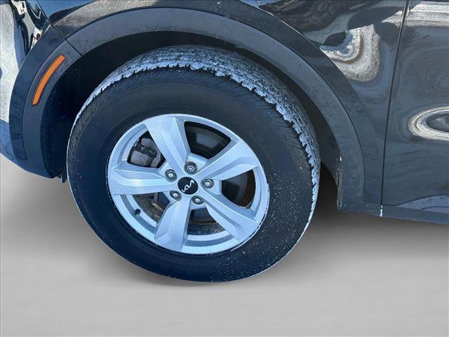 Used 2023 Kia Sorento LX image 24