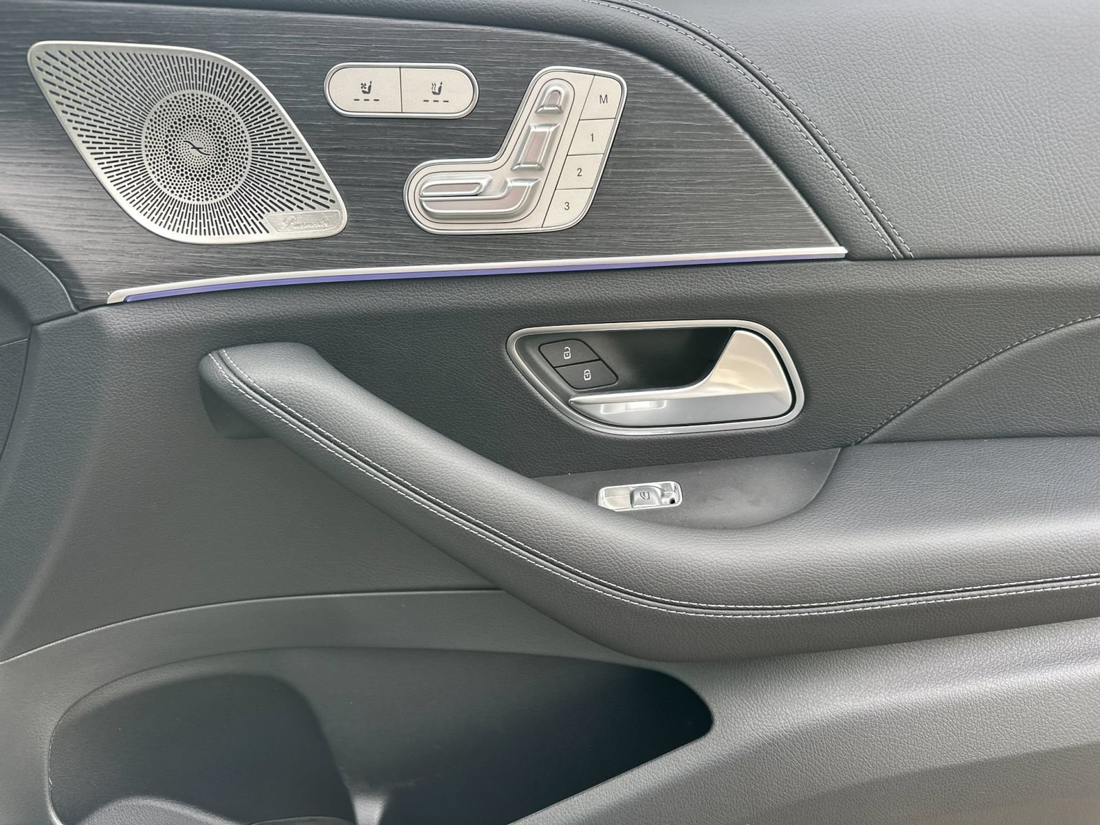 New 2026 Mercedes-Benz GLS 580 4MATIC image 19
