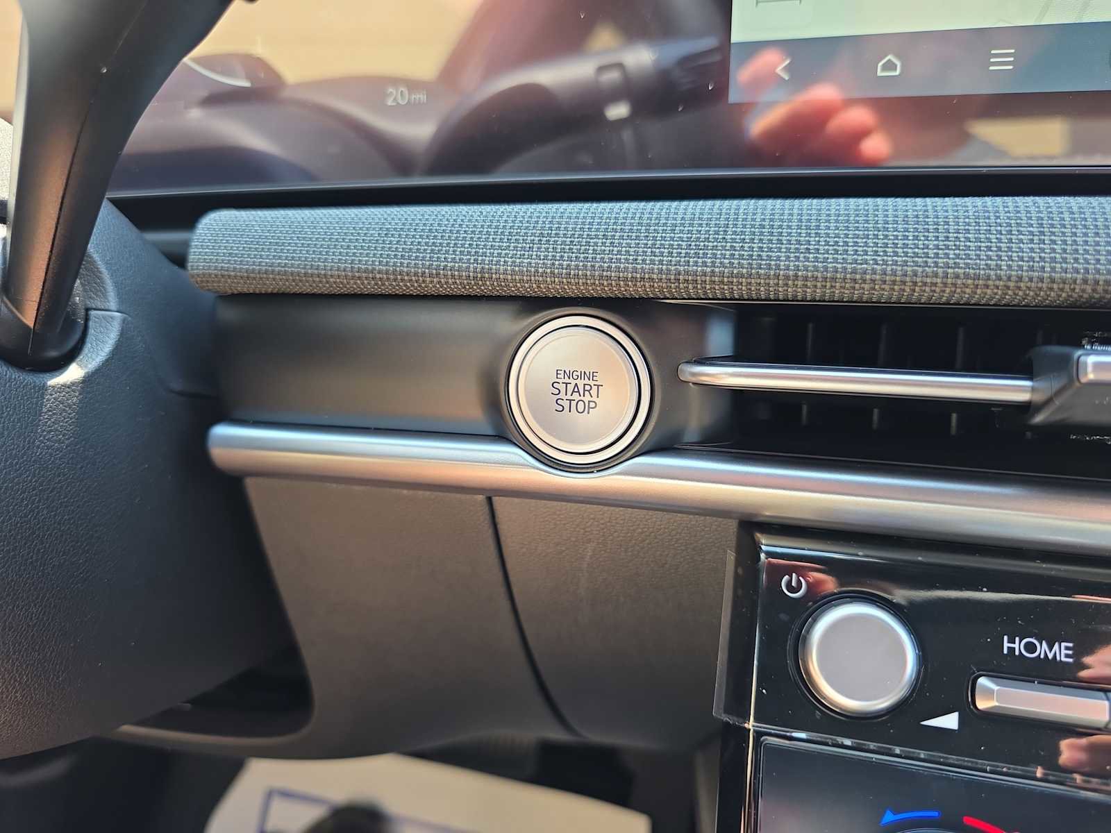 New 2025 Hyundai Santa Cruz Limited image 16