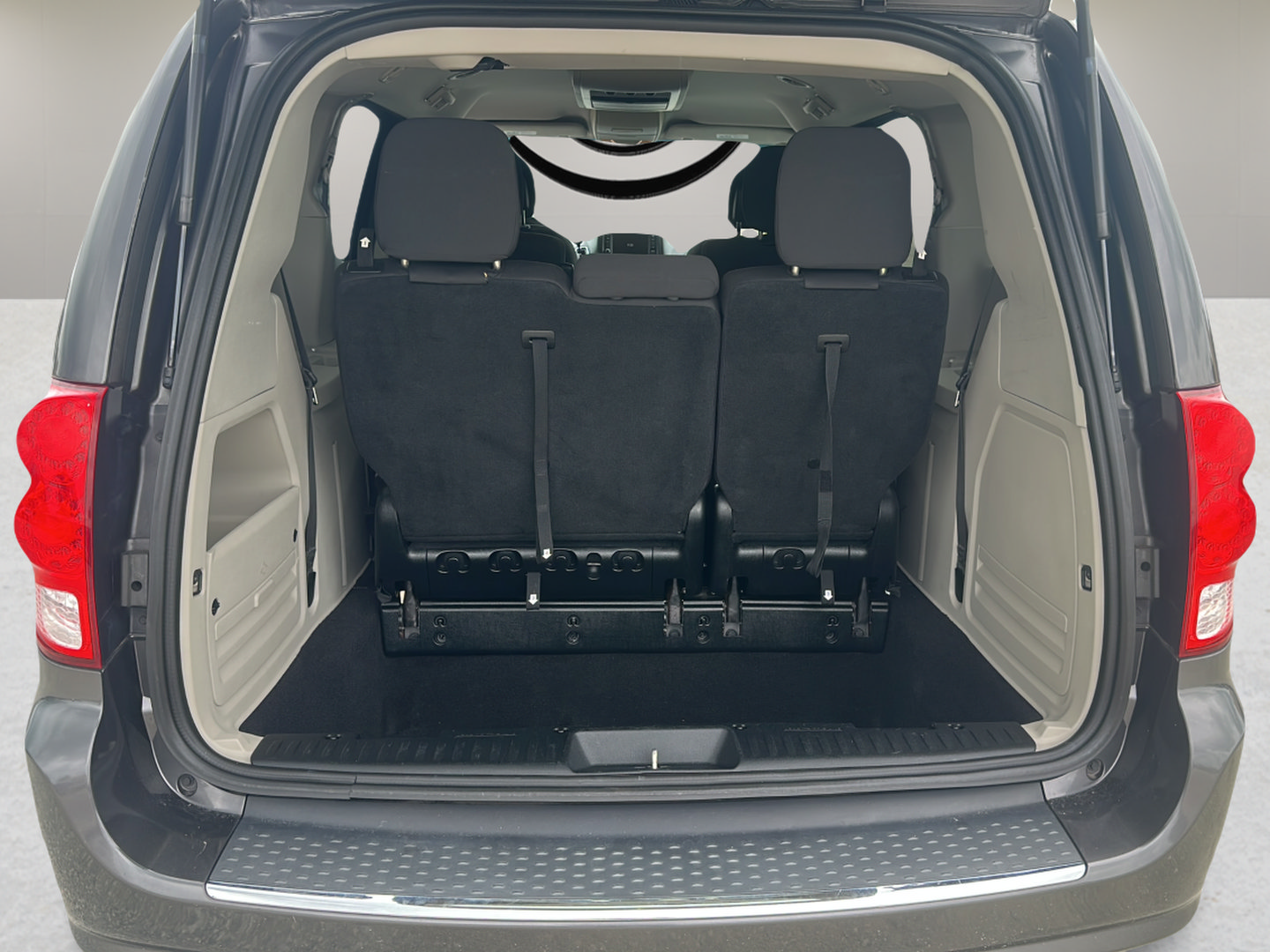 Used 2017 Dodge Grand Caravan SE w/ Power Window Group FWD image 19