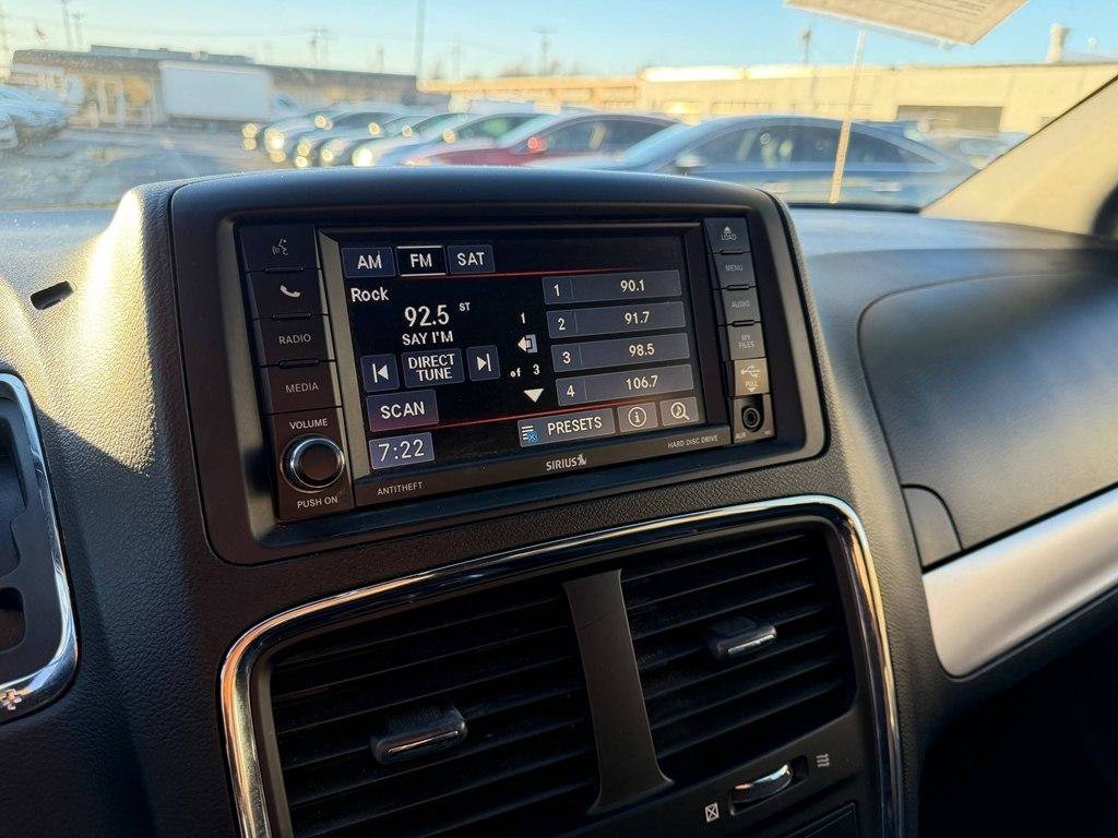 Used 2016 Dodge Grand Caravan R/T FWD image 30