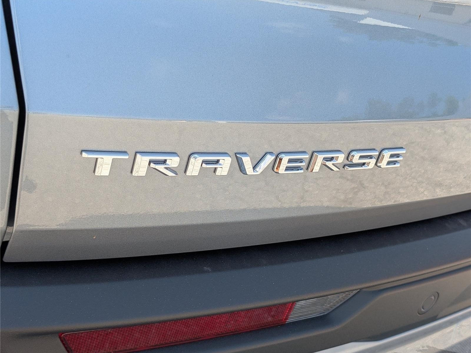 New 2027 Chevrolet Traverse LT w/ Driver Confidence Package FWD image 5