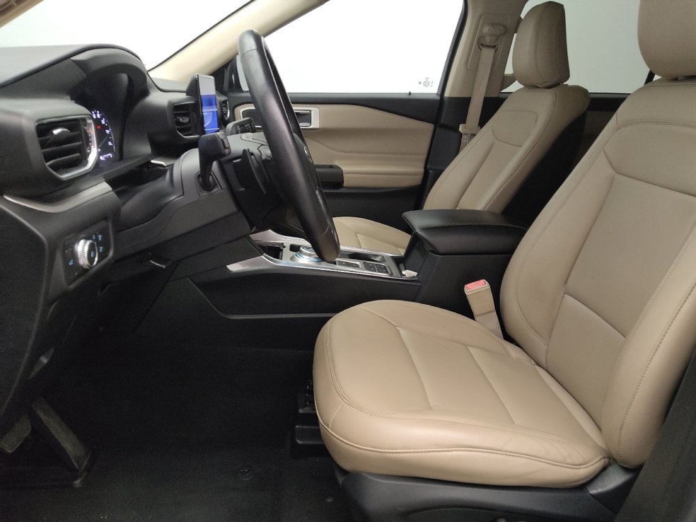 Used 2020 Ford Explorer XLT w/ Equipment Group 202A image 17