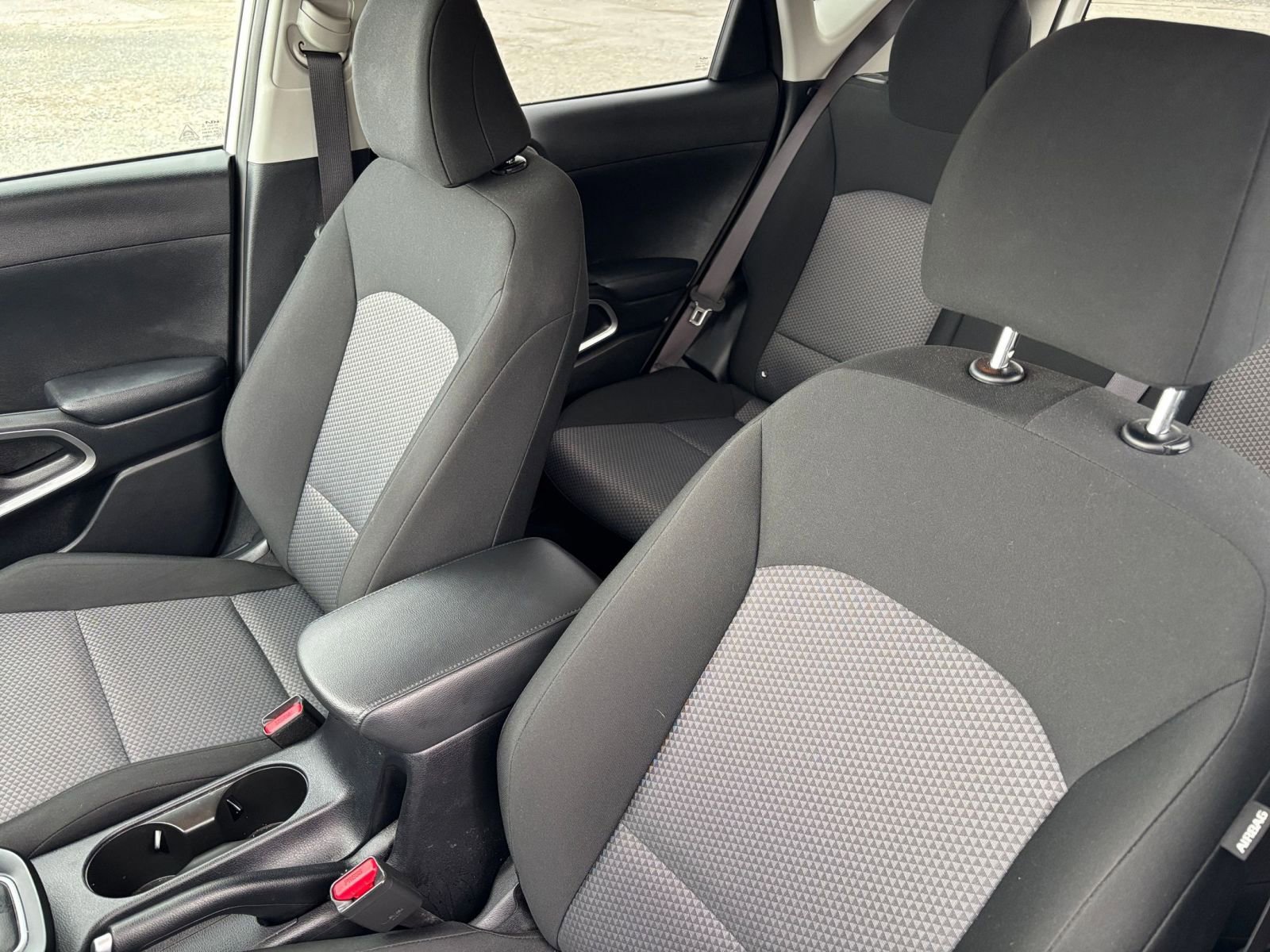 Used 2025 Kia Soul LX w/ LX Technology Package FWD image 31