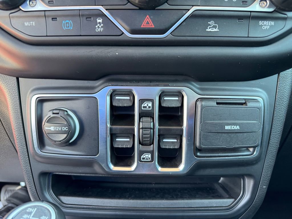 Used 2022 Jeep Wrangler Unlimited Sahara image 27