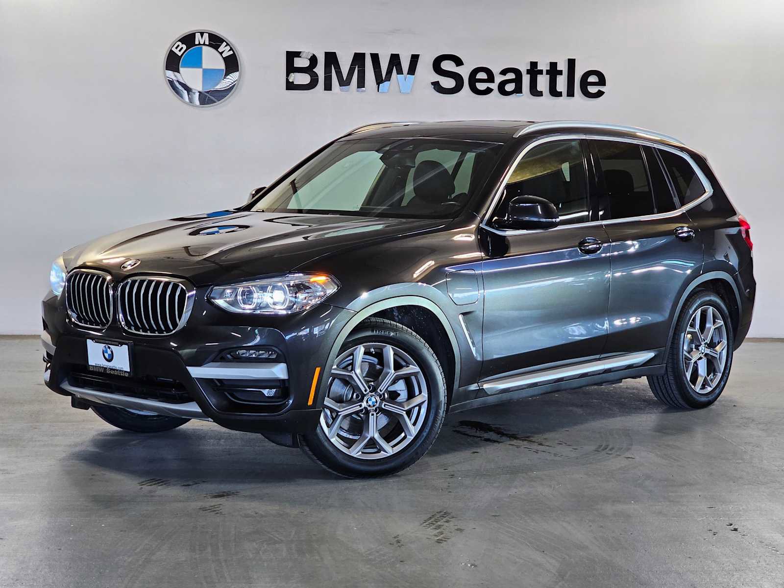Used 2021 BMW X3 xDrive30e w/ Premium Package image 1