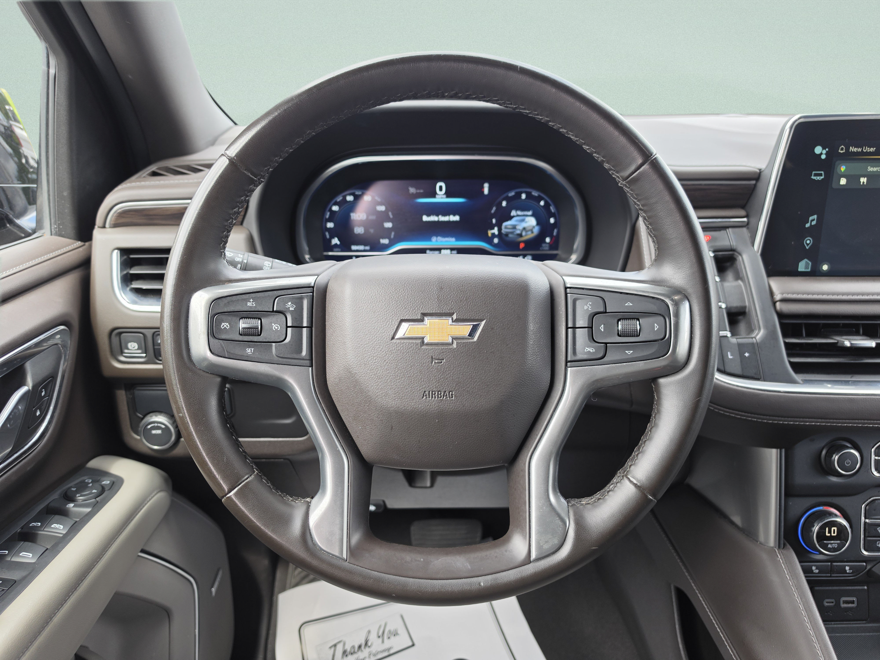 Used 2024 Chevrolet Suburban LT RWD image 17