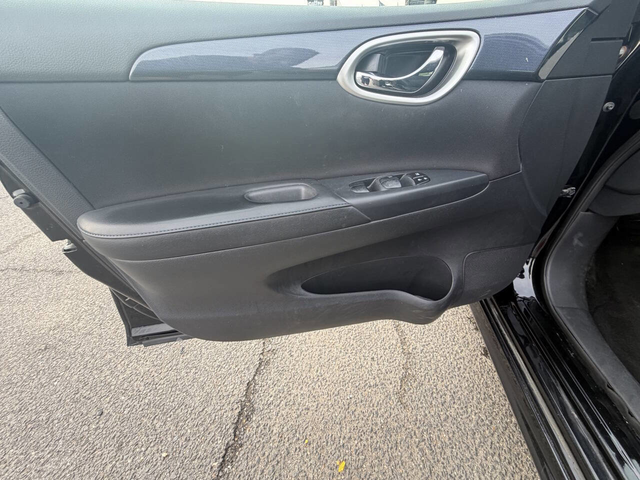 Used 2016 Nissan Sentra SR w/ Driver's Assist Package FWD image 26