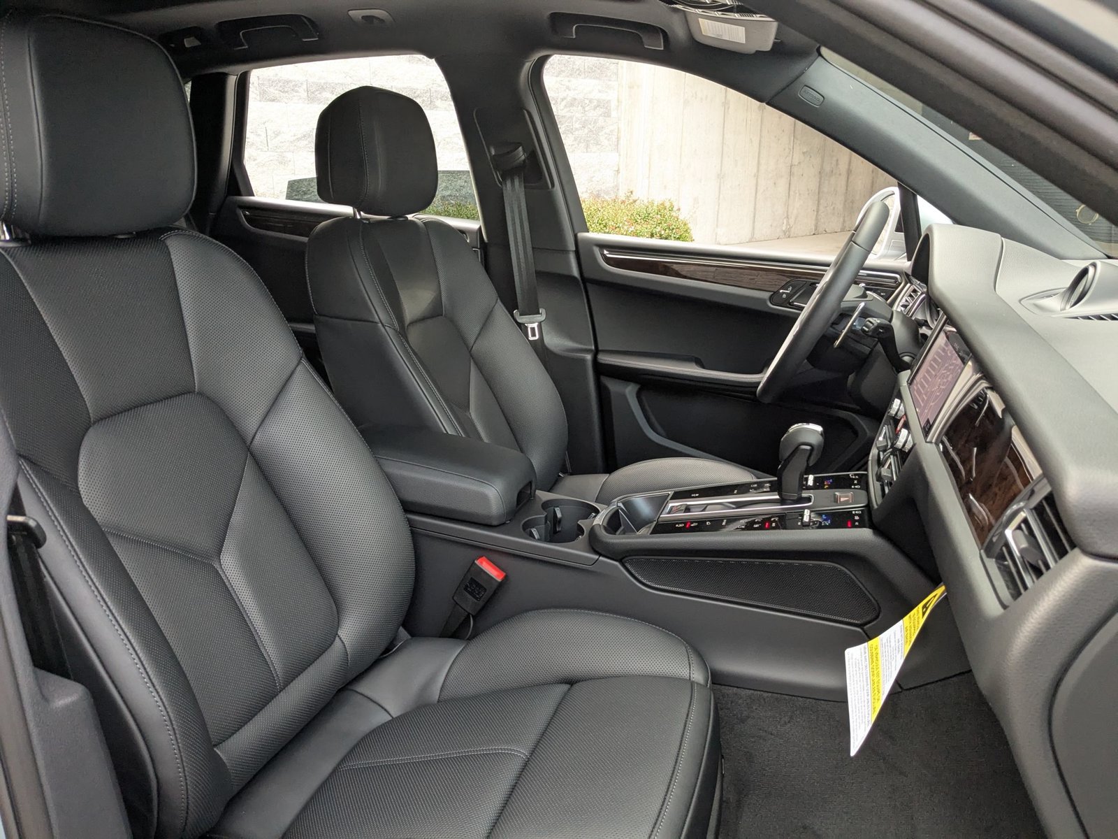 Certified 2026 Porsche Macan AWD/4WD image 26