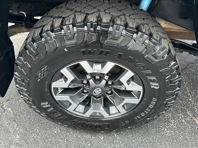 Used 2021 Toyota Tacoma TRD Off-Road AWD/4WD image 34