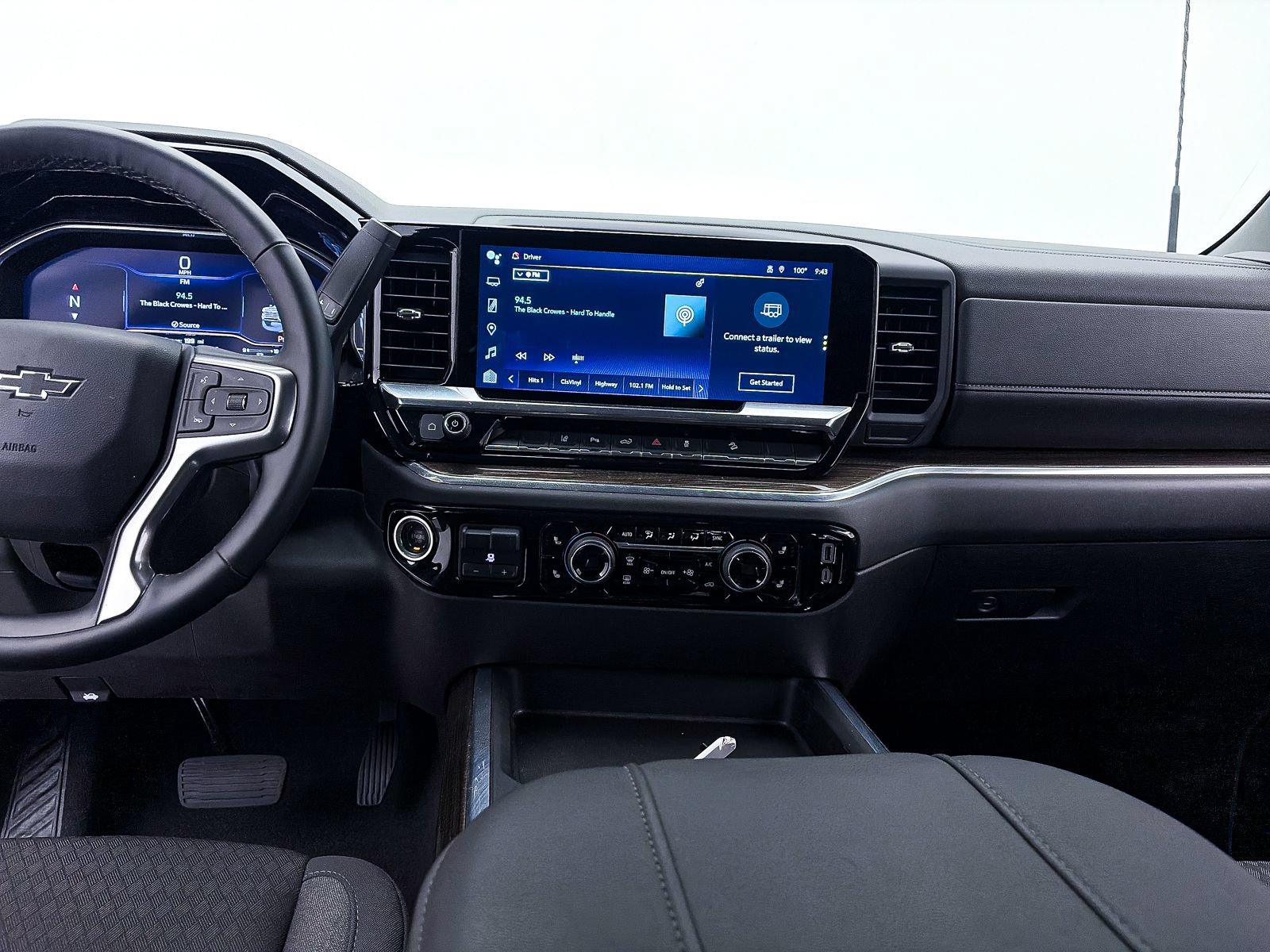 Used 2025 Chevrolet Silverado 2500 LT w/ Trail Boss Package AWD/4WD image 8