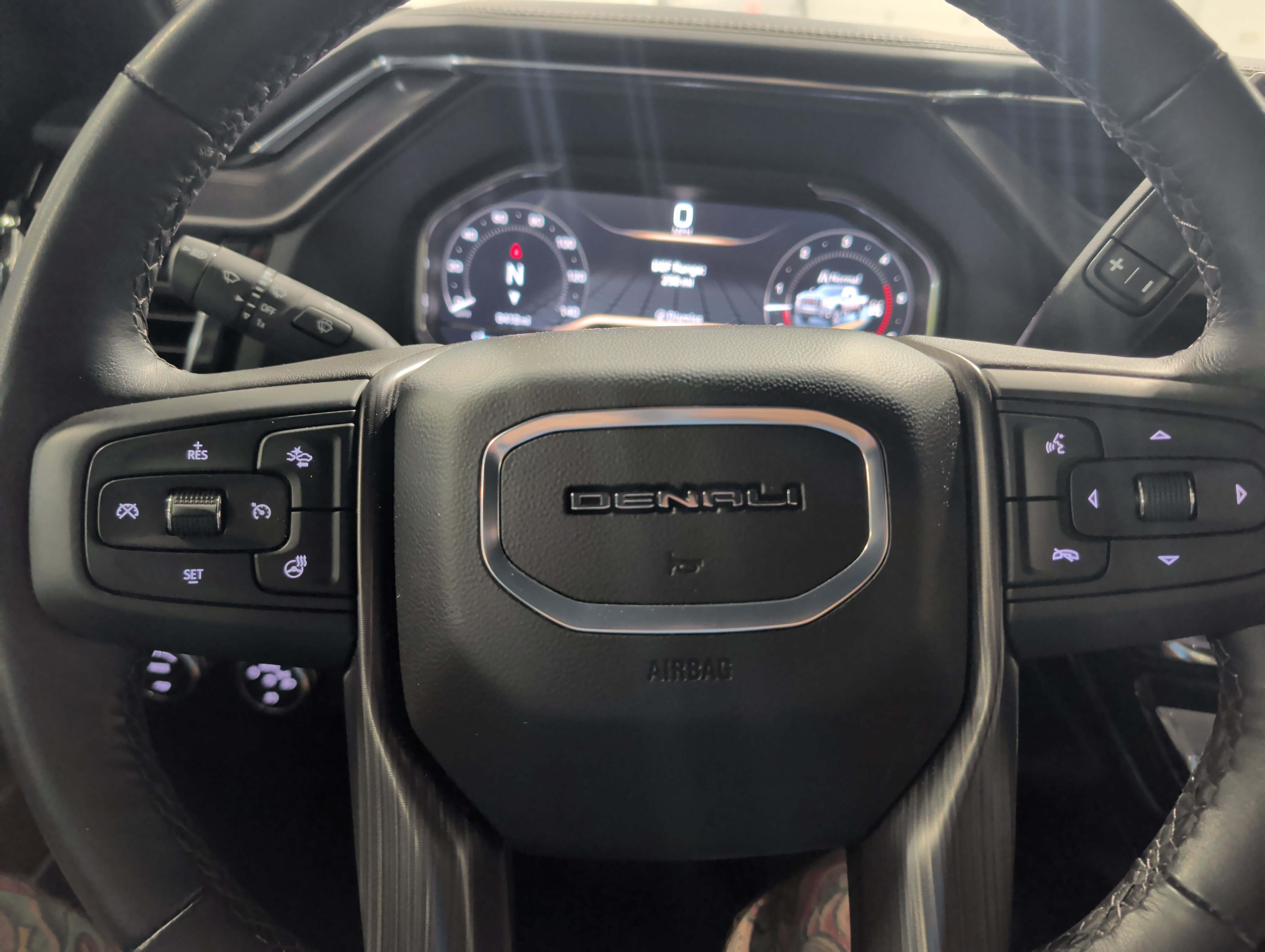 Used 2025 GMC Sierra 2500 Denali Ultimate AWD/4WD image 11