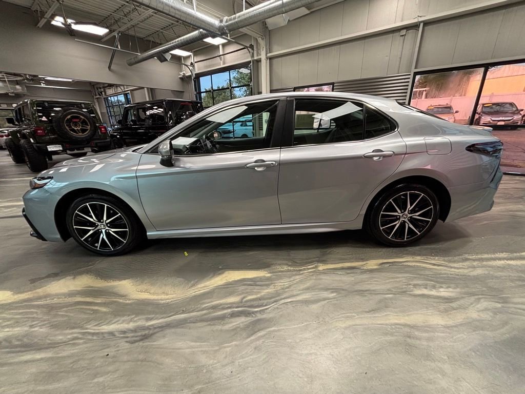 Used 2024 Toyota Camry SE FWD image 34