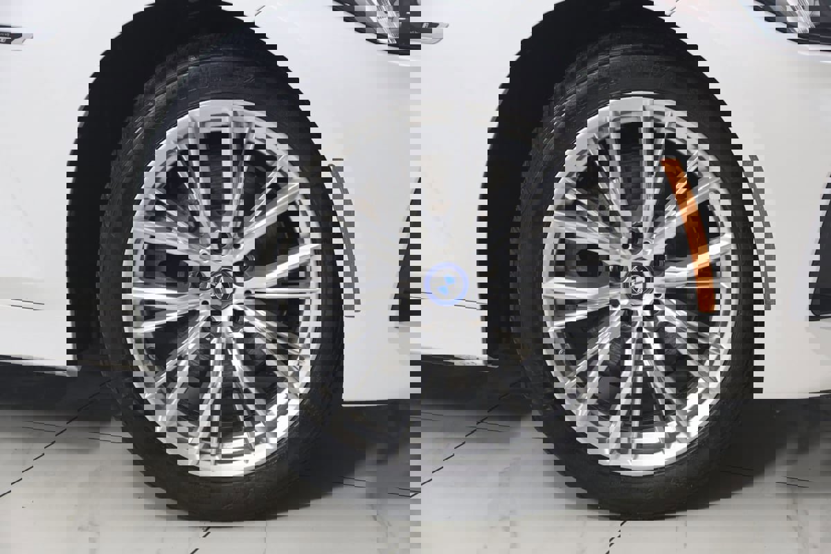 Used 2023 BMW 330e xDrive w/ Premium Package image 15